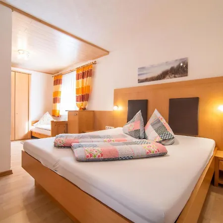 Haus Hauser Apartman Tobadill